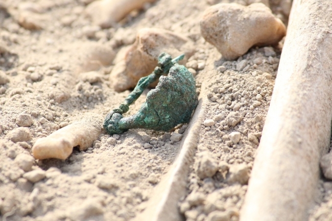 Van Kalesi Höyüğü'nde Urartu kadınlarına ait mezarlar bulundu